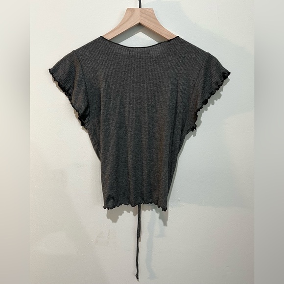 Women’s Cinched Top - Picture 2 of 4